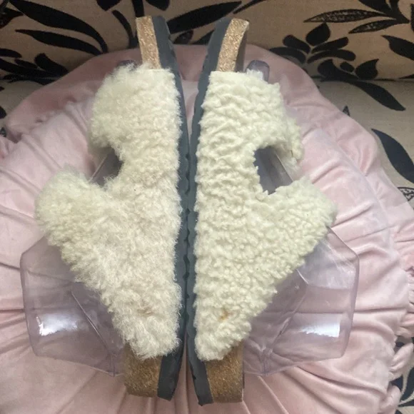 🎀 Birkenstock Big Buckle Genuine Shearling Slide Sandal, Cream 8 & 8.5 - Picture 2 of 6
